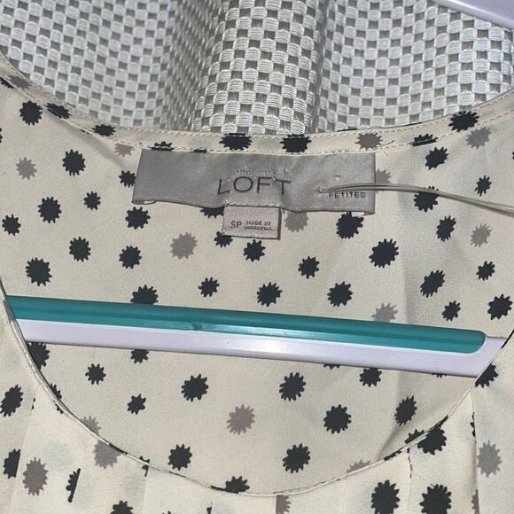 Loft Beig and black blouse - Picture 3 of 4